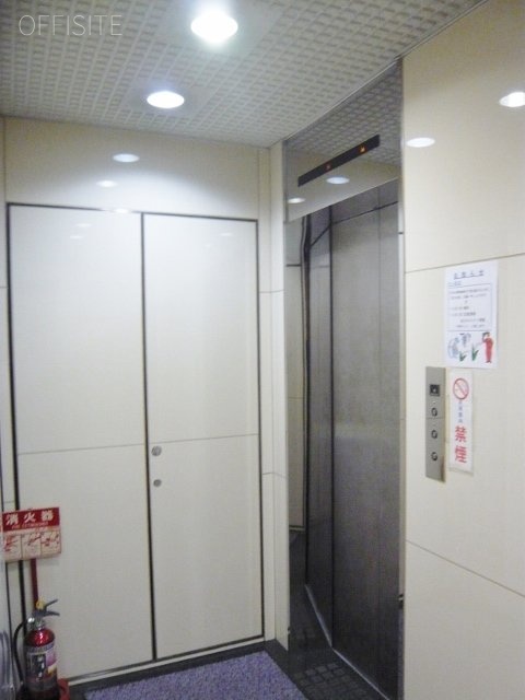 共和ビル エレベーター