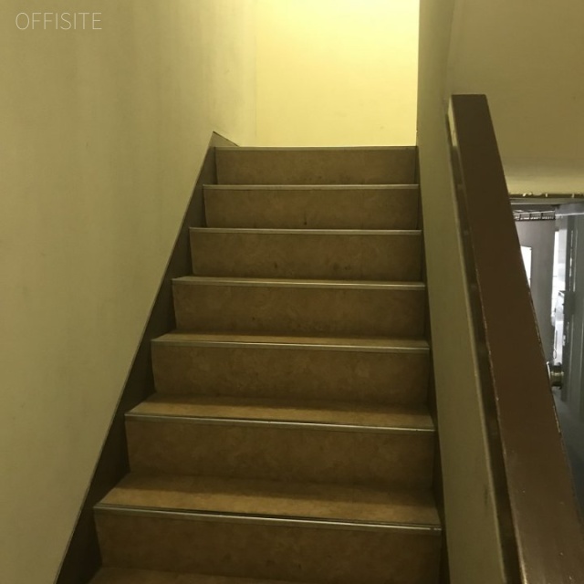 くりはらビル 階段