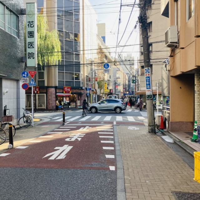 ヤノビル ビル前面道路