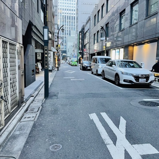 東京風月堂ビル ビル前面道路
