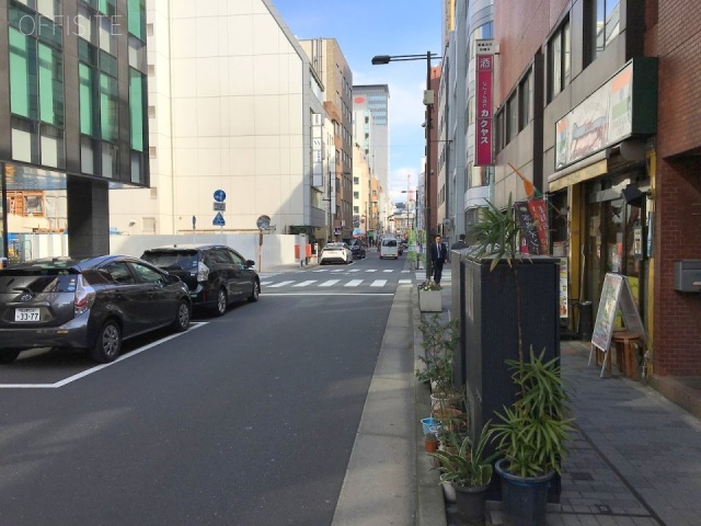 大手町サンビル ビル前面道路