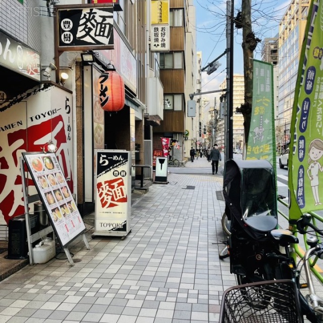 CICビル 前面歩道
