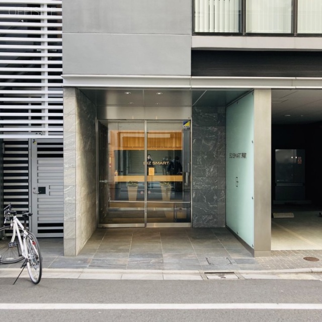 BIZ SMART 茅場町 エントランス