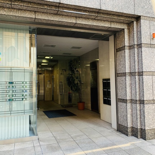 岡地茅場町ビル エントランス