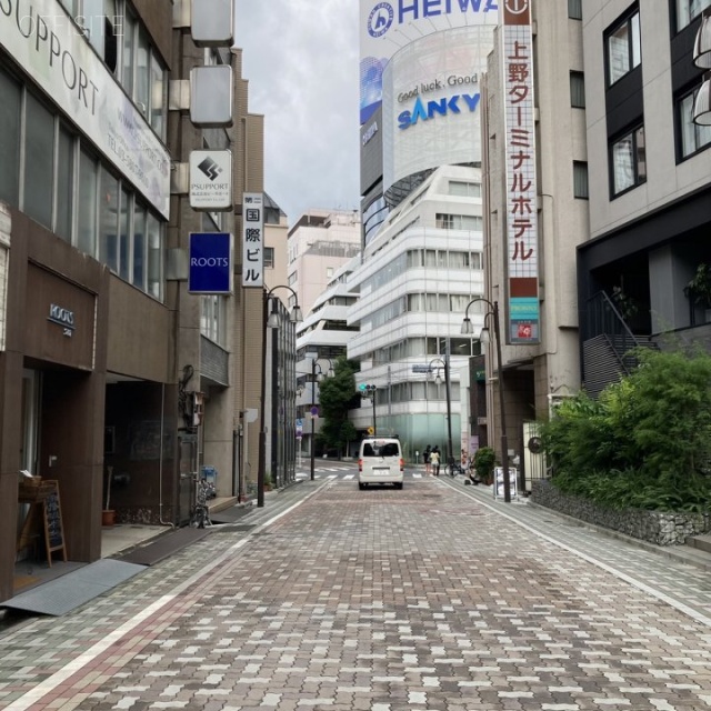 宮島ビル ビル前面道路