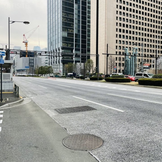 日土地内幸町ビル ビル前面道路