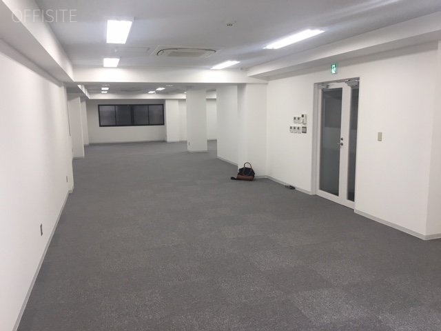 山崎西新宿ビル 室内