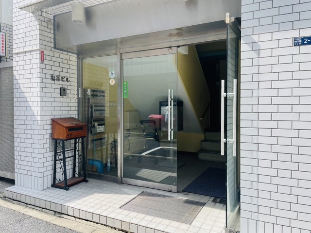 塩谷ビル　オフィスビル出入口