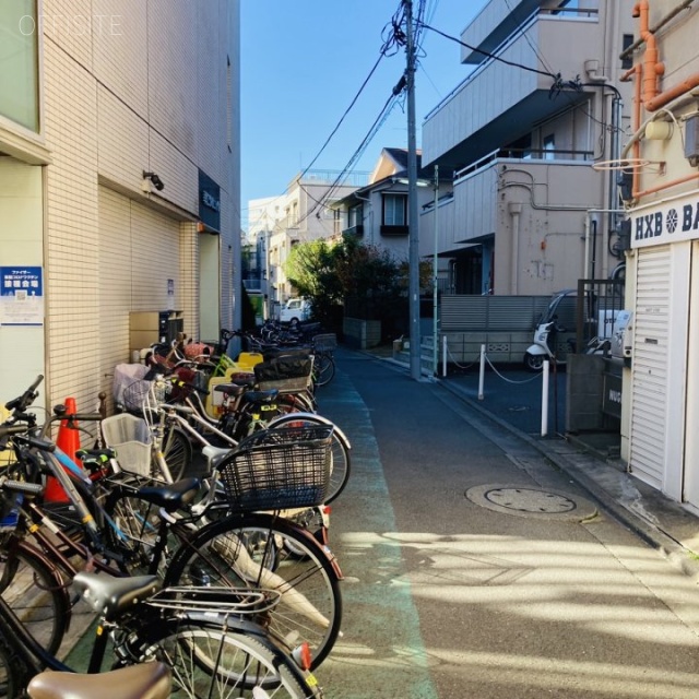 龍ビル ビル前面道路