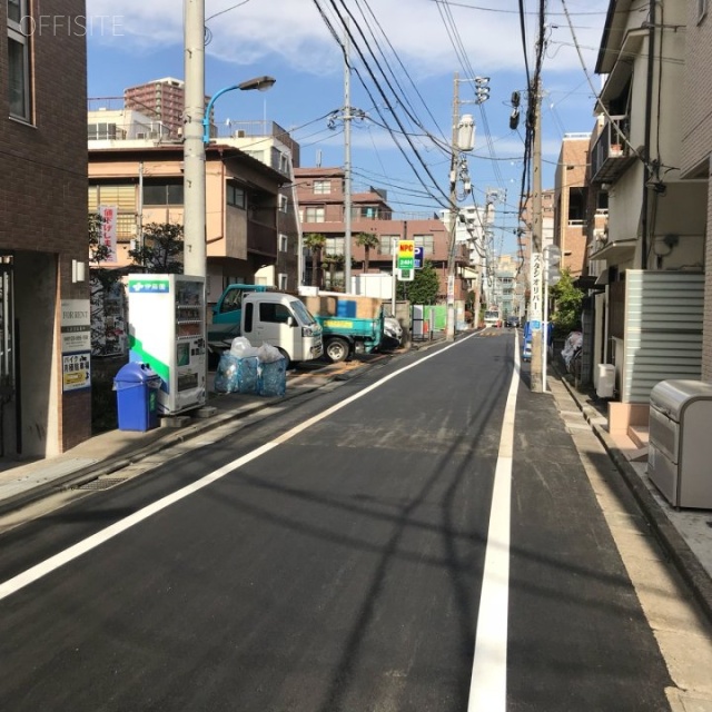 高橋ビル ビル前面道路