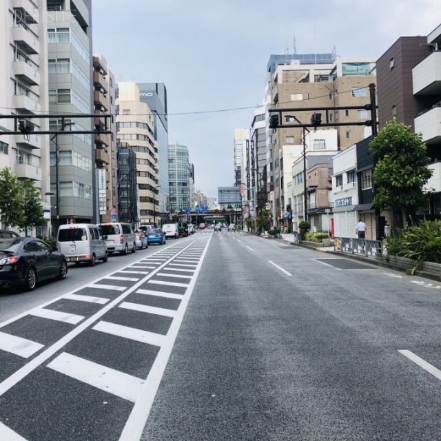 NOEビル ビル前面道路
