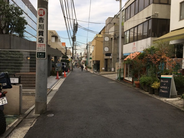 第2秋月ビル ビル前面道路