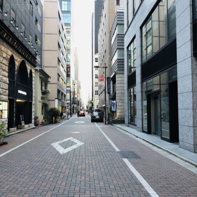 明興ビル ビル前面道路