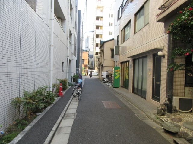 宮間印刷ビル ビル前面道路