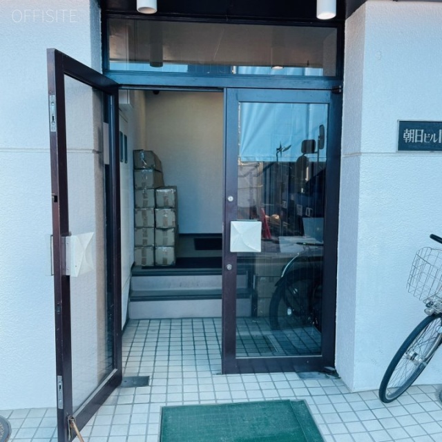 朝日ビル11号館 オフィスビル出入口