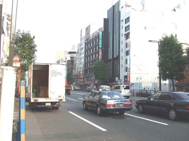 ヤマイチ(山一)ビル ビル前面道路