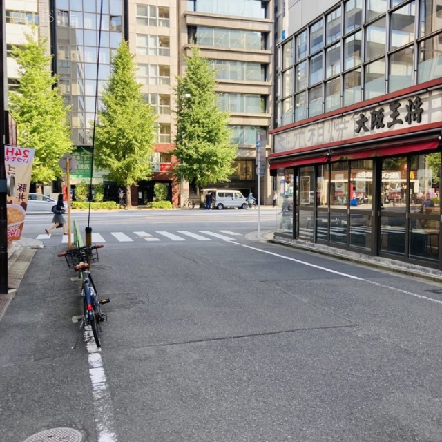 外神田ストークビル ビル前面道路