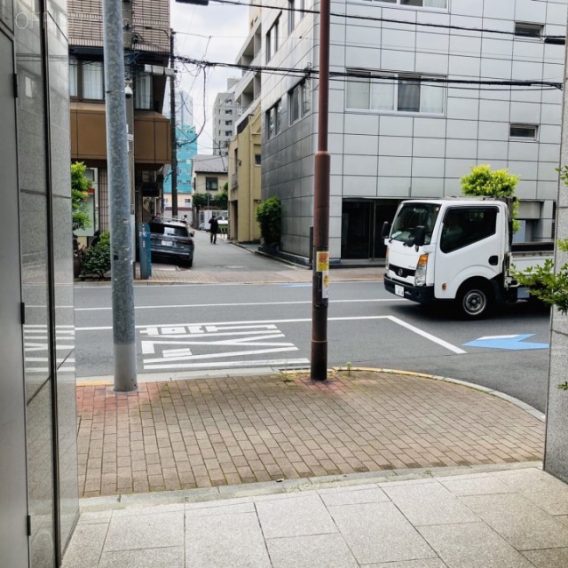 三井ビル ビル前面道路