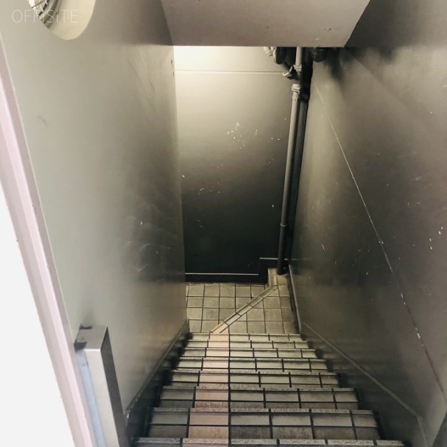 銀座NMビル 内階段