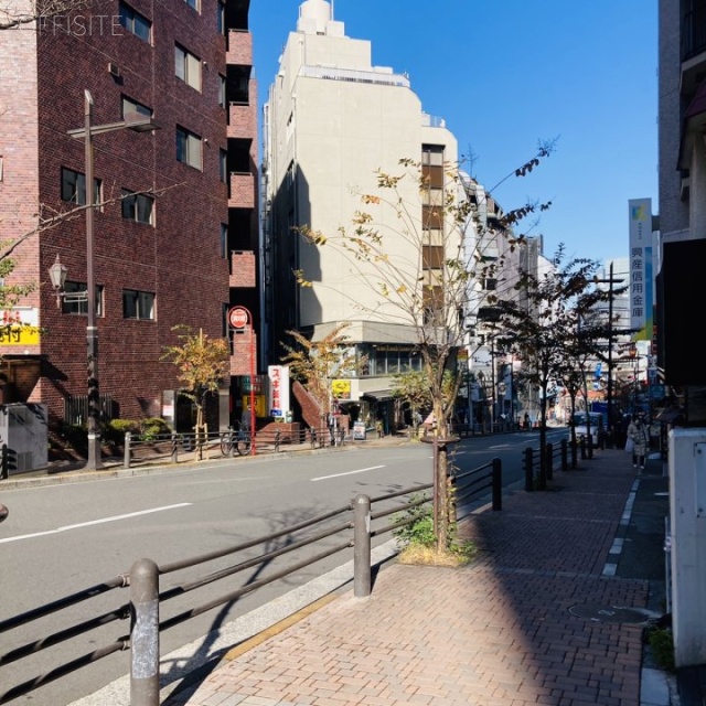 ホーマットホライゾンビル ビル前面道路