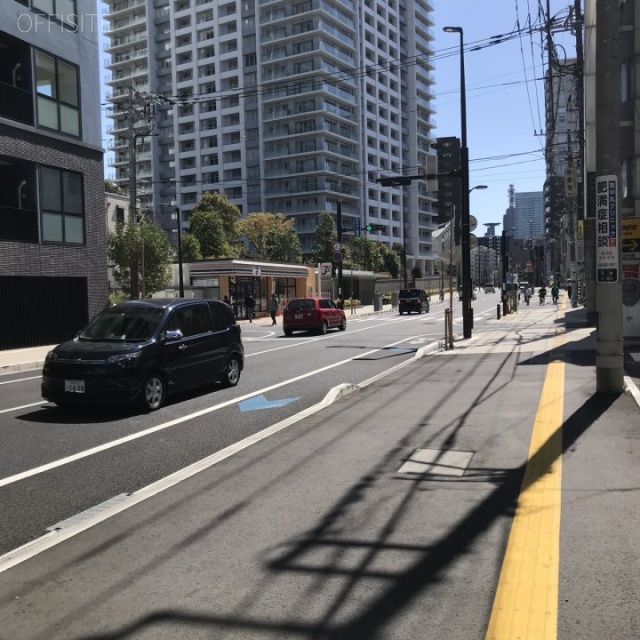 ソシオ大宮 ビル前面道路