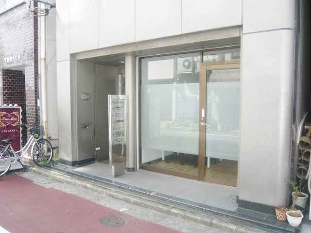 FIRST KKビル エントランス