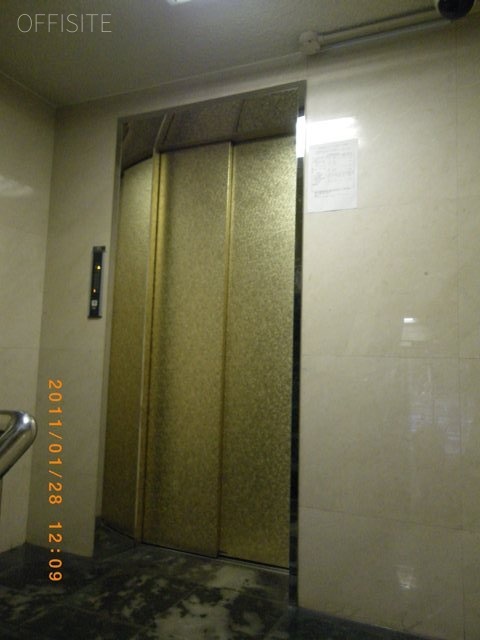 太田紙興新宿ビル エレベーター