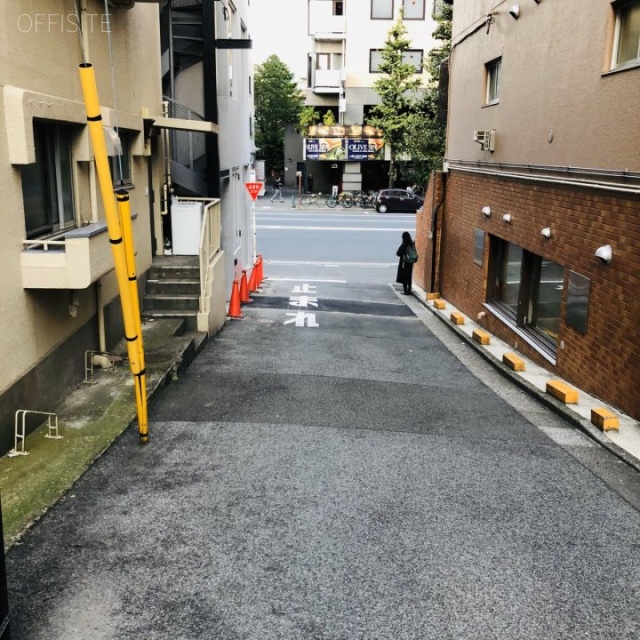 リードシー恵比寿ビル ビル前面道路