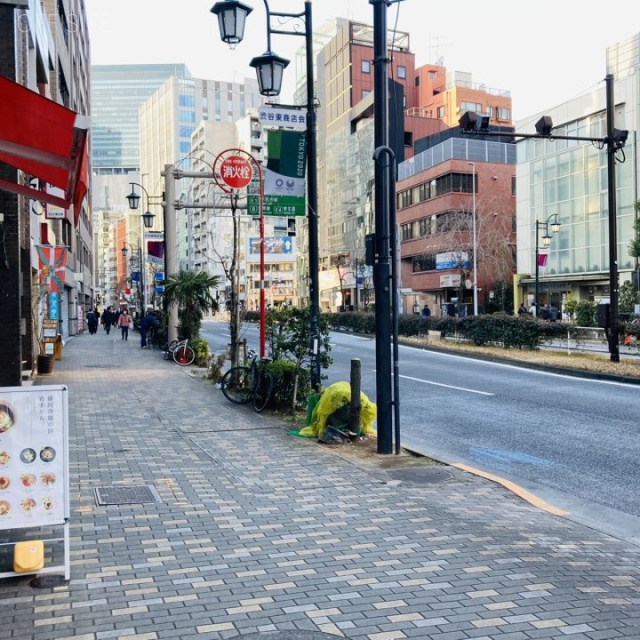 渋谷東KMビル ビル前面道路