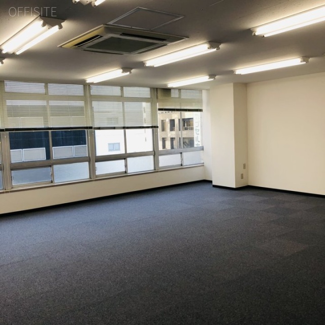 新倉ビル 室内
