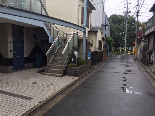 1139南青山 ビル前面道路