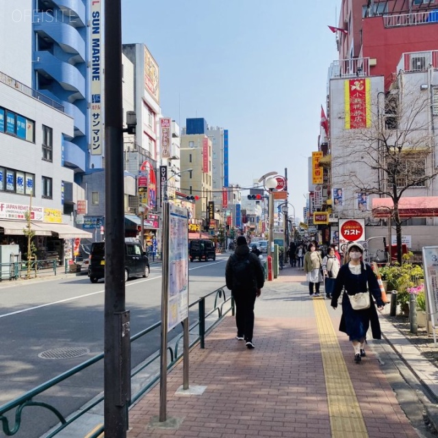 ピュアーズ大久保 ビル前面道路