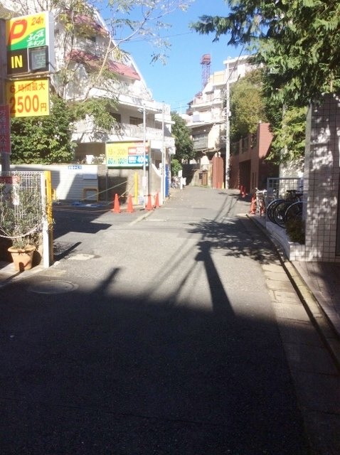 広尾Gビル　ビル周辺道路