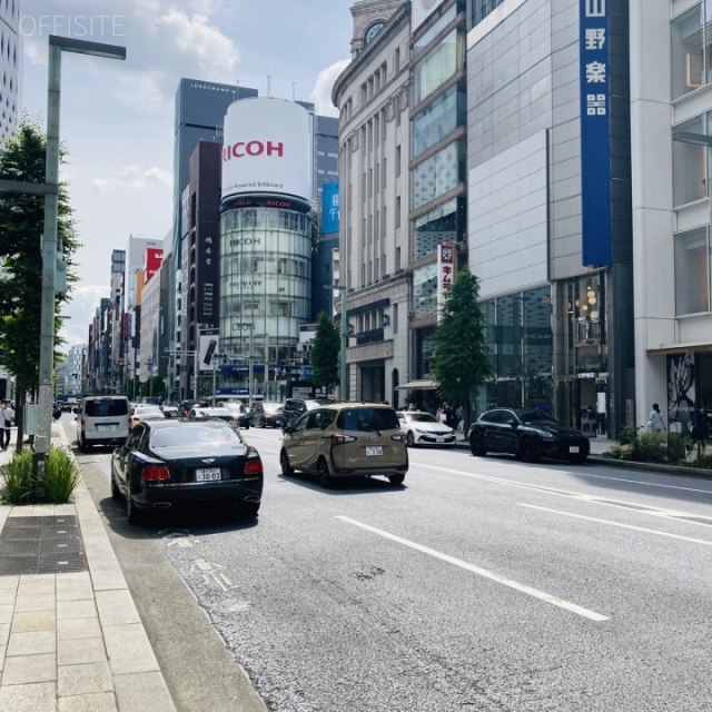 ギンザアクトビル ビル前面道路