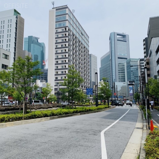 新正堂本店ビル ビル前面道路