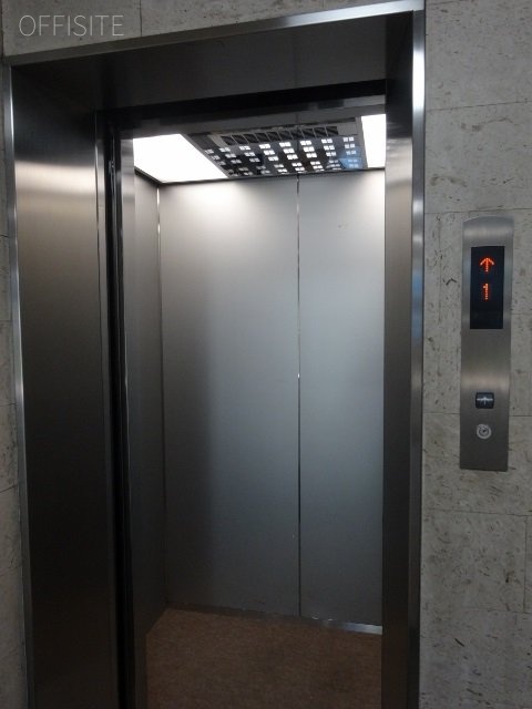 TAKI銀座ビル エレベーター