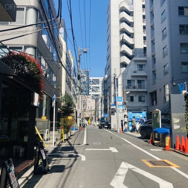 せいこうビル ビル前面道路