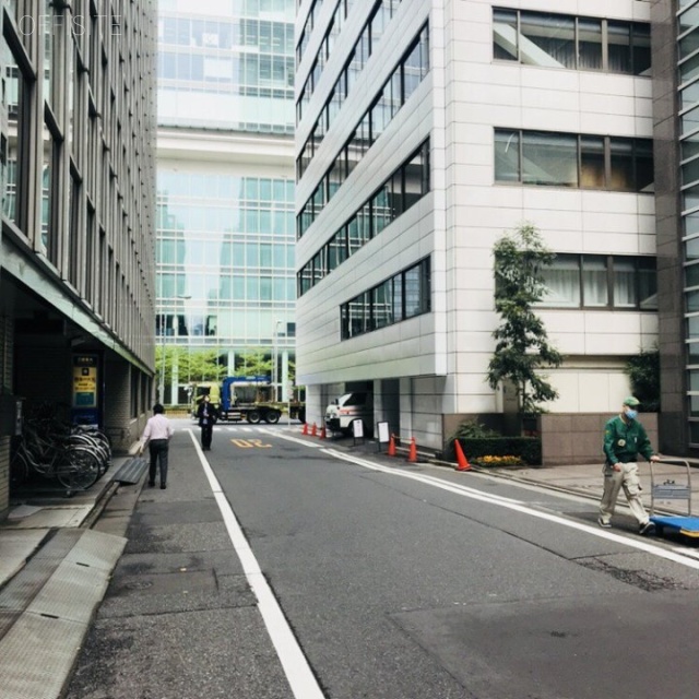 清水ビル ビル前面道路