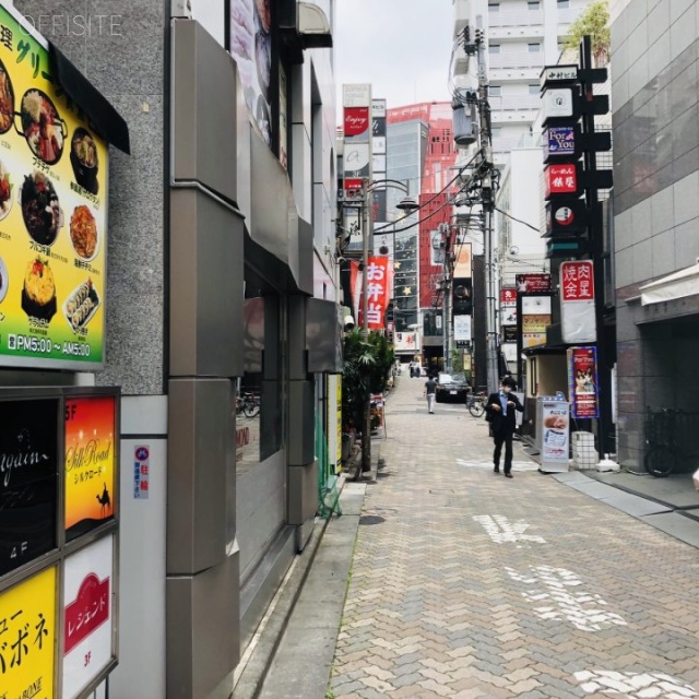 SIONビル ビル前面道路