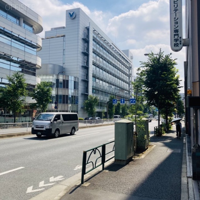 ヒューリック高田馬場ビル ビル前面道路