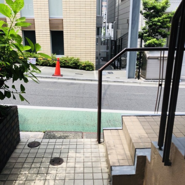 しもじまビル エントランス