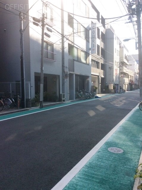 青山ビル ビル周辺道路