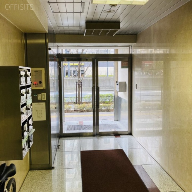 石田ビル エントランス