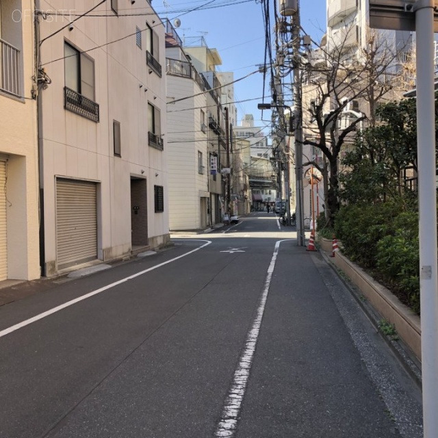 花一石田ビル ビル前面道路