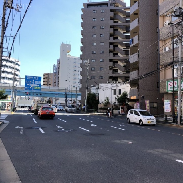 磯間ビル ビル前面道路