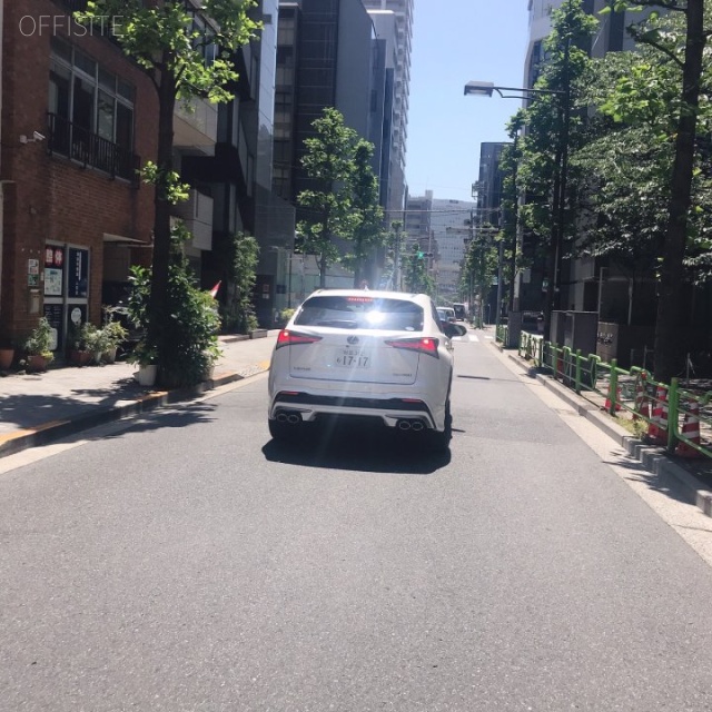 安井ビル ビル前面道路