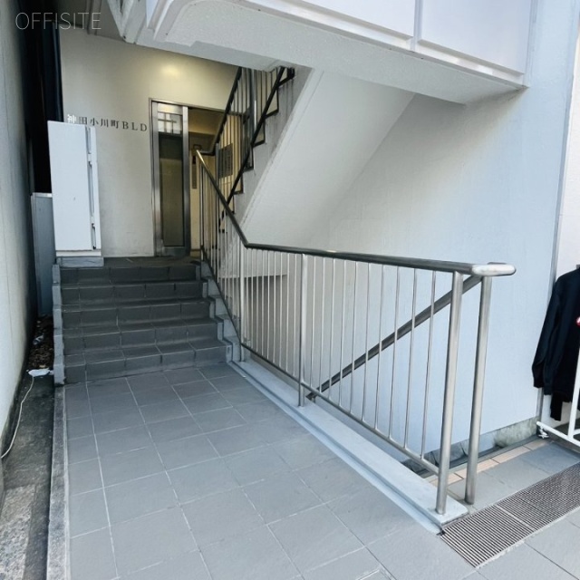 神田小川町ビル エントランス