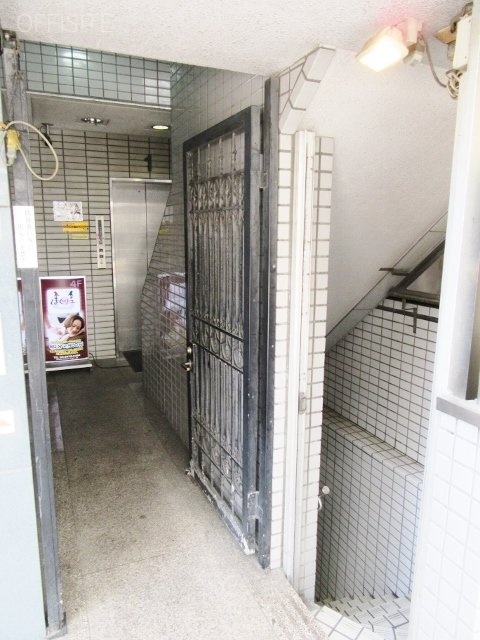 丸正小林第二ビル エントランス
