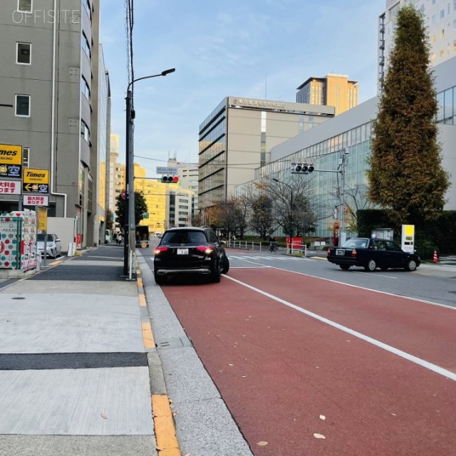 三田SUNビル 前面道路