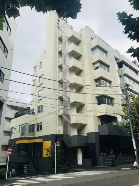 青山ホワイトアドビービル 外観